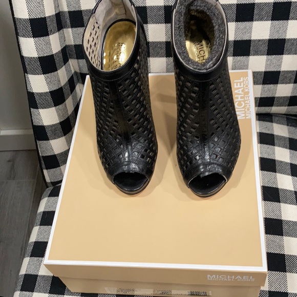 KORS Michael Kors Shoes - Michael Kors black leather Graham bootie